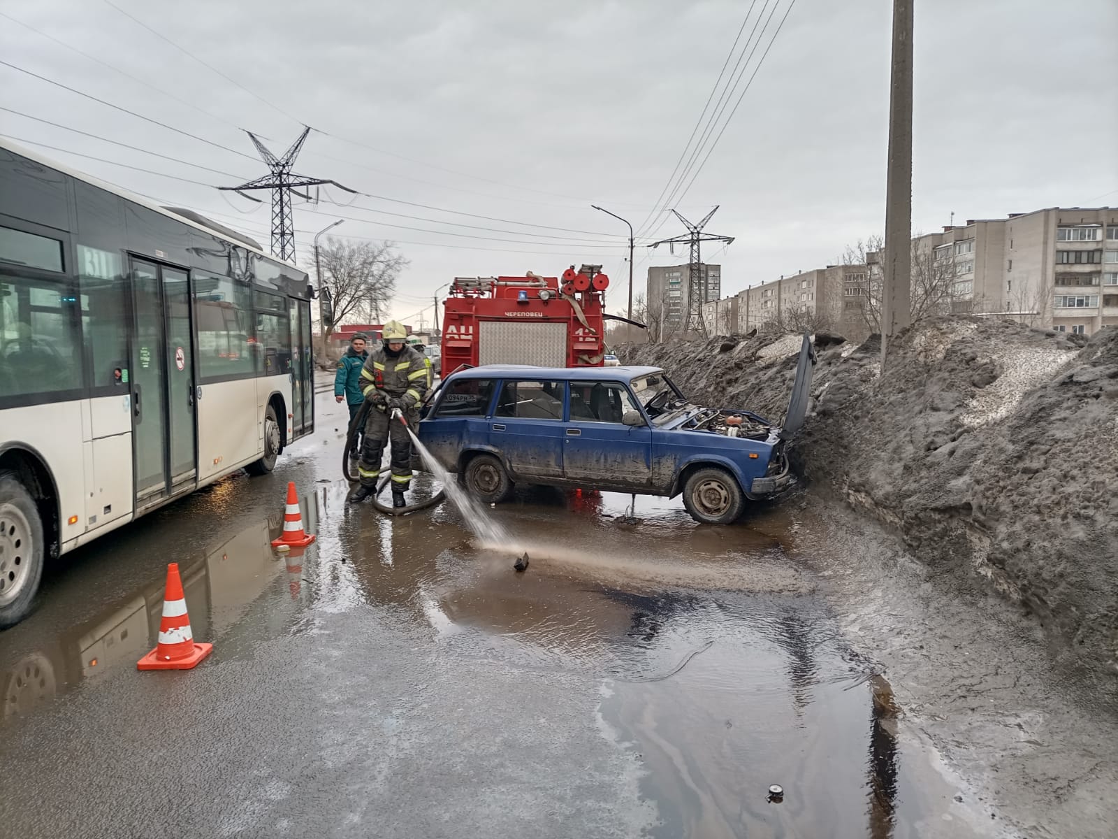 Водитель «четвёрки» скончался от травм после аварии в Череповце